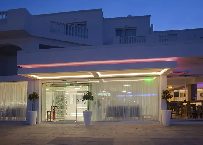 Princessa Vera Apartahotel Paphos